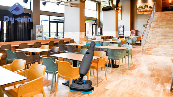 Czyszczalnik podłogi w restauracji: Cichy, wydajny i oszczędzający miejsce